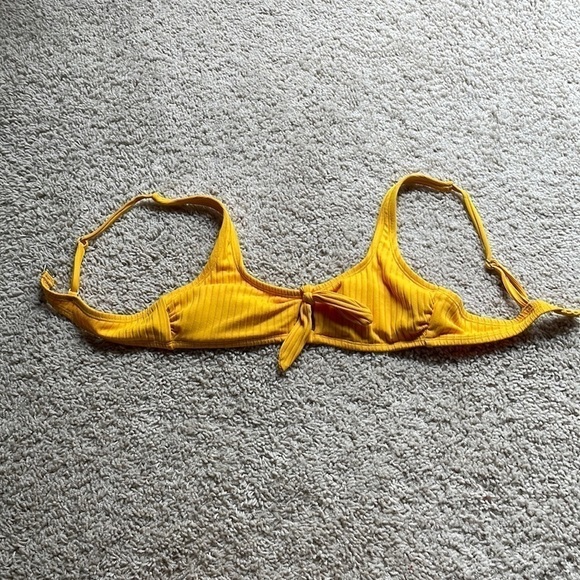 Xhilaration M yellow adjustable bikini top - Picture 2 of 11